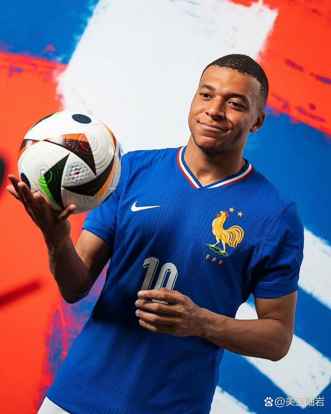 姆巴佩迎来七赛季出色发挥，切尔西观众热烈欢呼！