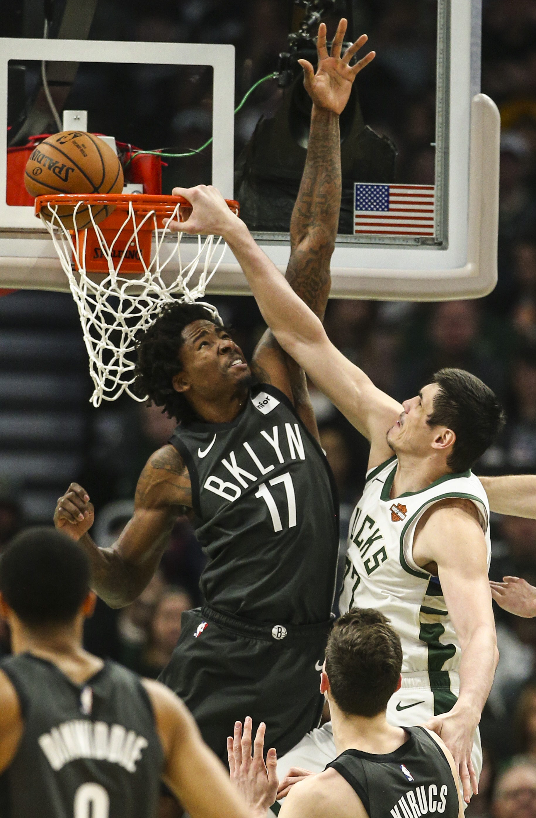 关于JackeyLove连续七场比赛得分超过表现优异，雄鹿不断突破！的信息